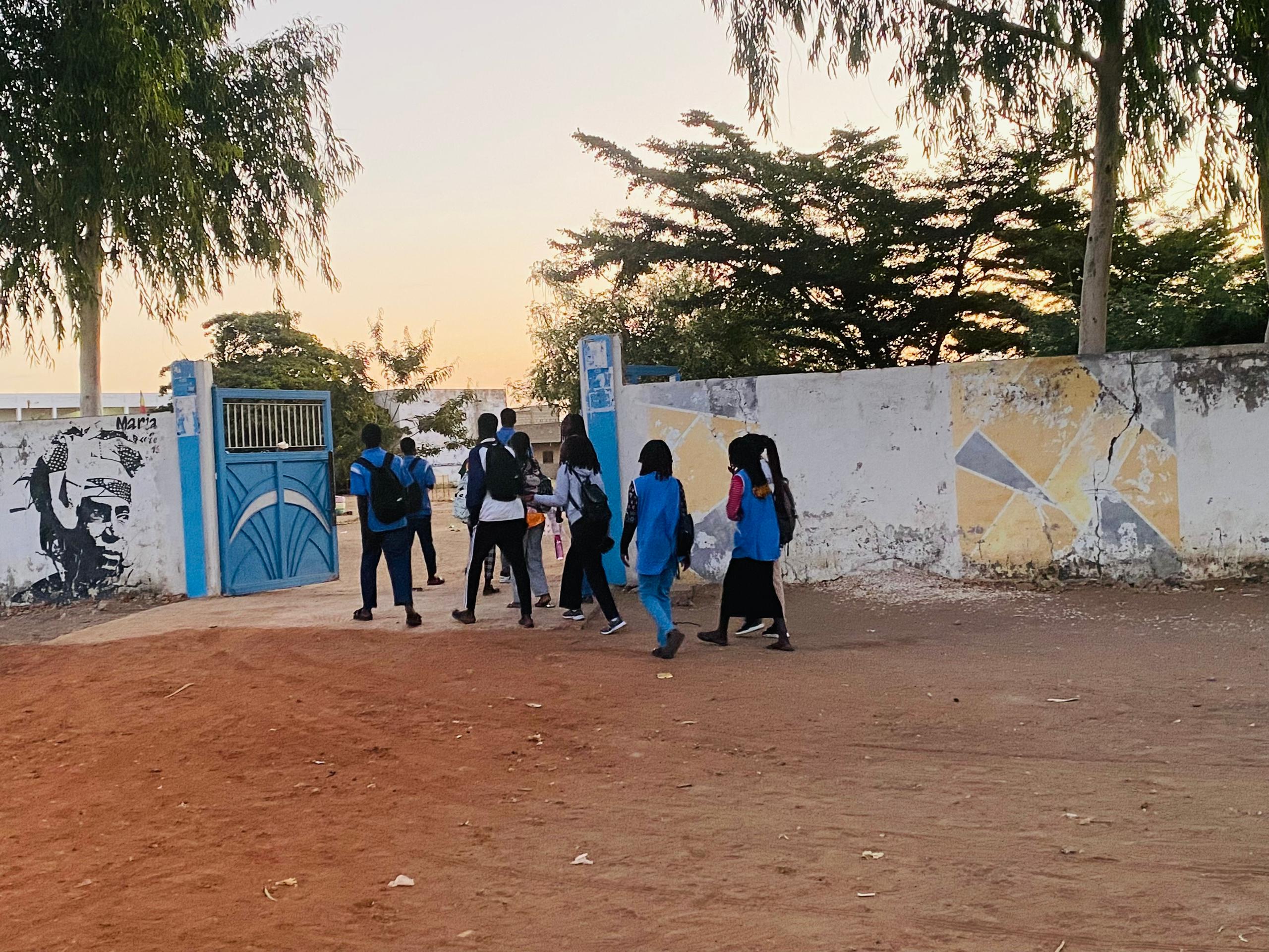 Mbodiène - Bus des lycéens